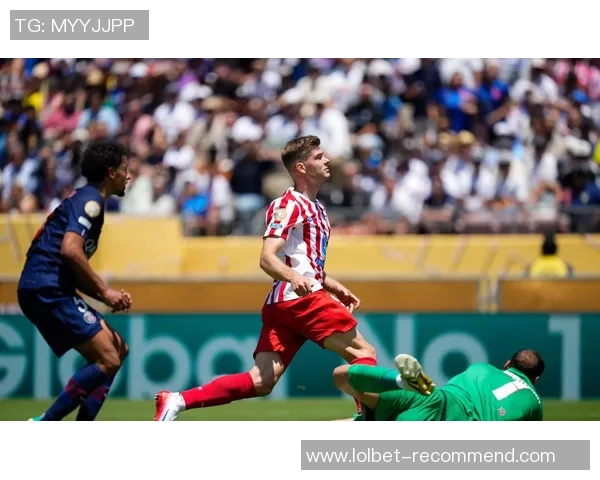 友谊赛激战马竞与里昂战成平局绝杀瞬间引发争议判罚全场沸腾