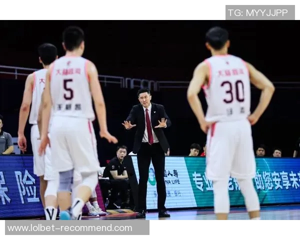 姚明老师加油让我们一起为篮球梦想奋斗不息共创辉煌未来