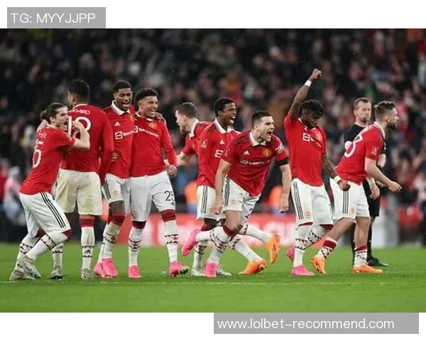 友谊赛精彩回顾曼联与AC米兰2比2平点球大战引发热烈讨论