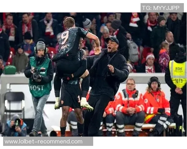 德甲精彩对决里昂以3-0战胜那不勒斯乌龙球引发全场热烈反响