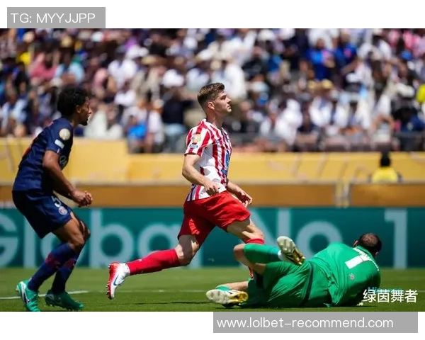 意甲激战马竞凭神扑绝杀多特蒙德引发争议判罚引热议 意甲激战马竞凭神扑绝杀多特蒙德引发争议判罚引热议