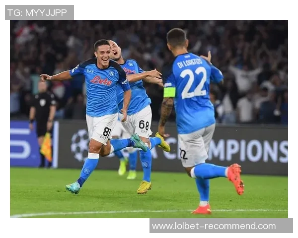 中超赛场惊现经典对决那不勒斯与巴萨激战成平局战术解析引发热议