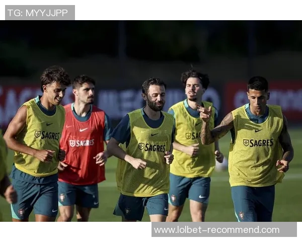 欧联杯精彩对决AC米兰大胜利物浦引发争议判罚全场沸腾 欧联杯精彩对决AC米兰大胜利物浦引发争议判罚全场沸腾