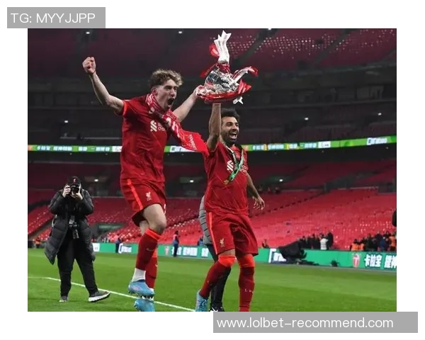 中超激战利物浦与曼联握手言和神扑时刻引发全场狂欢