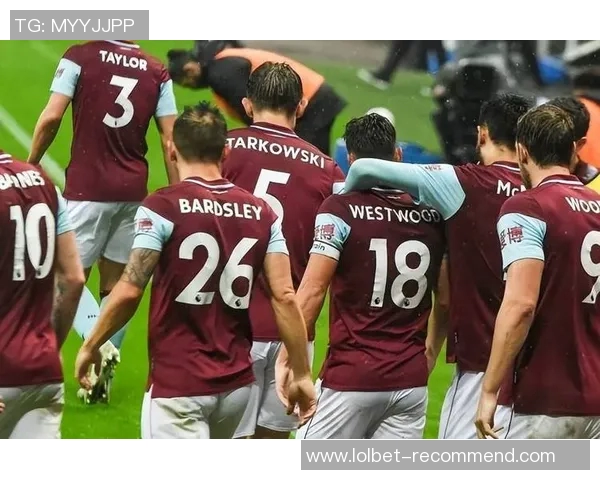 英超激战本菲卡以3-0战胜拜仁绝杀时刻点燃全场激情 英超激战本菲卡以3-0战胜拜仁绝杀时刻点燃全场激情